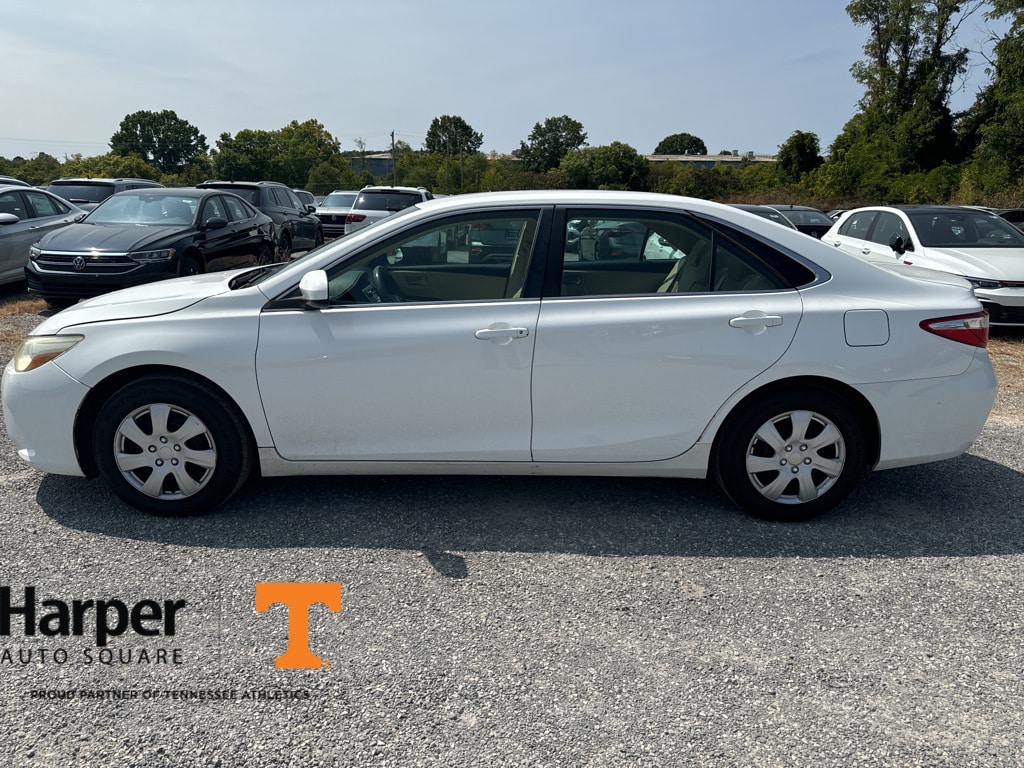 Used 2016 Toyota Camry LE with VIN 4T1BF1FK3GU518074 for sale in Knoxville, TN