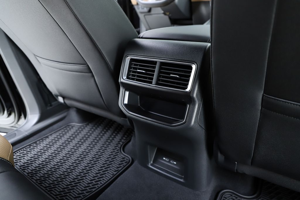 2026 Volkswagen Atlas Cross Sport SE - Photo 37