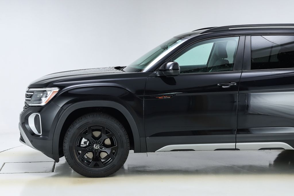 2026 Volkswagen Atlas Peak Edition SE photo 2