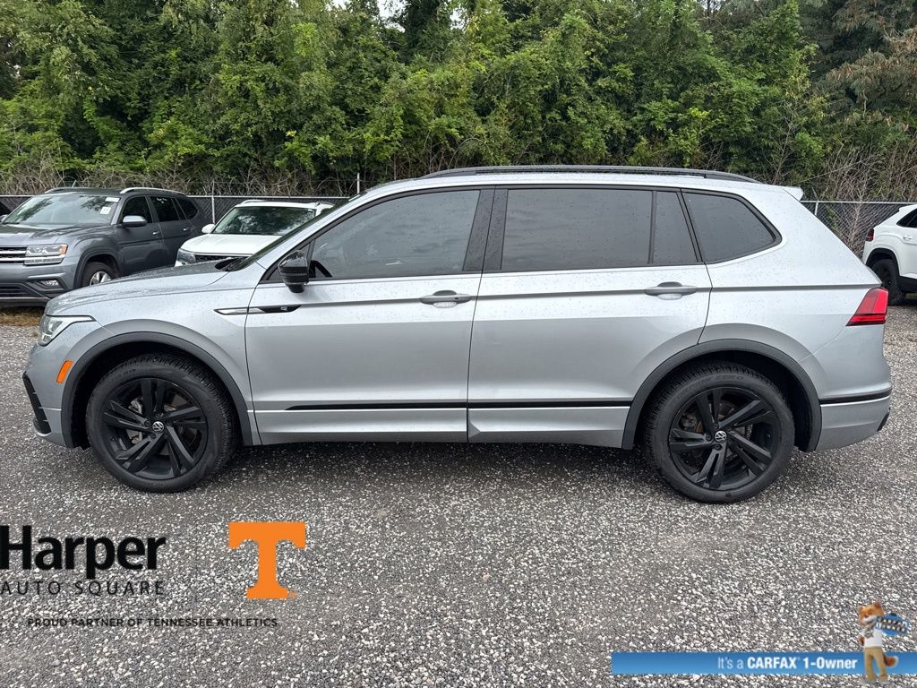 2023 Volkswagen Tiguan SE R-Line Black photo 2