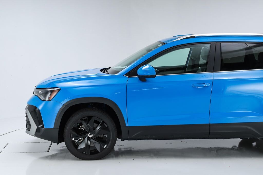 New 2026 Volkswagen Taos 1.5T SE SUV