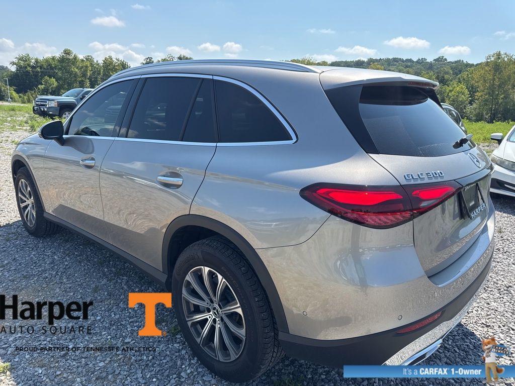 2024 Mercedes Benz GLC 300 photo 3