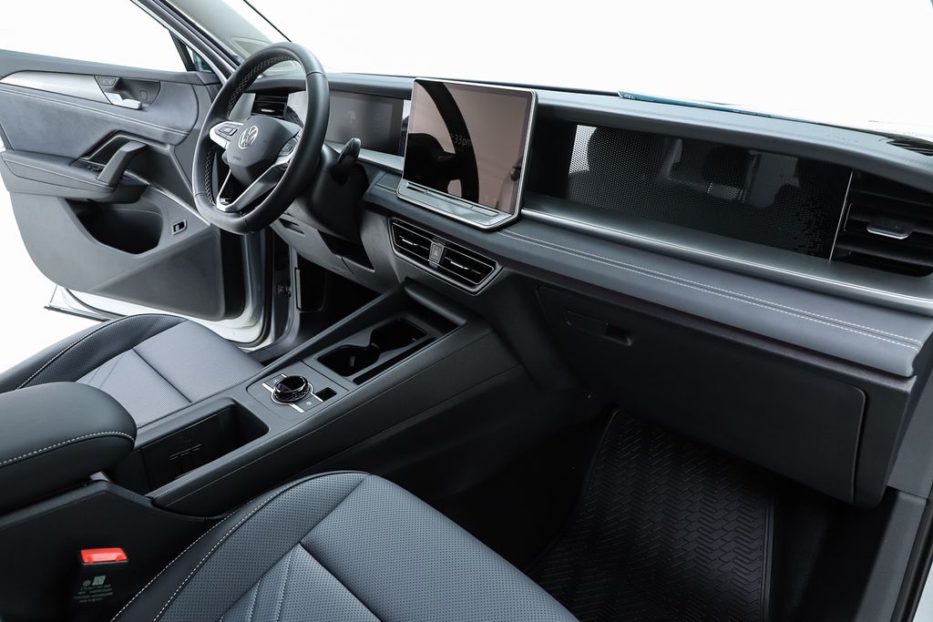 2026 Volkswagen Tiguan SE - Photo 33