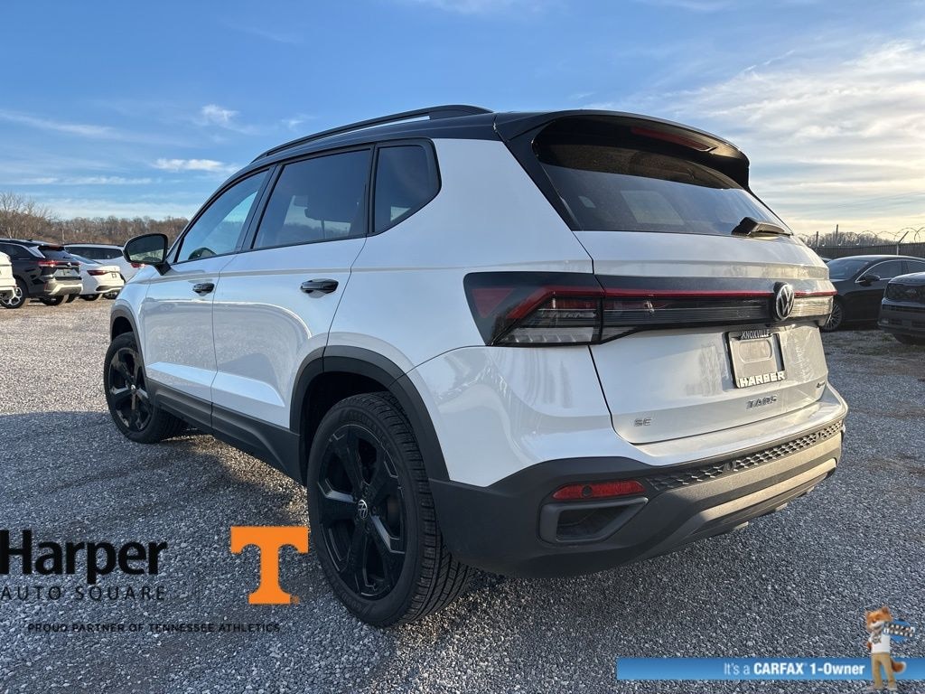 Used 2025 Volkswagen Taos 1.5T SE Black SUV