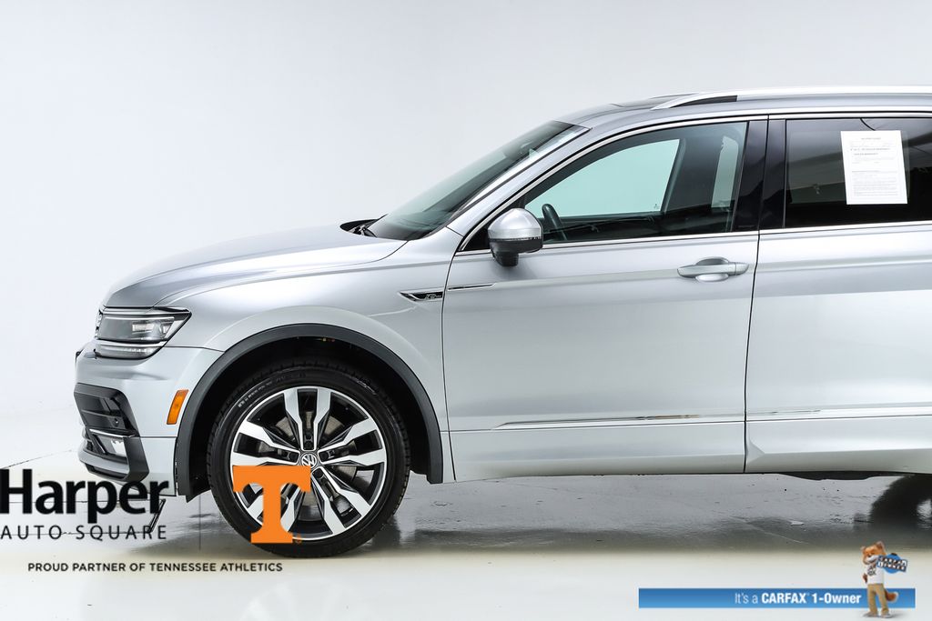 2021 Volkswagen Tiguan SEL Premium R-Line photo 3