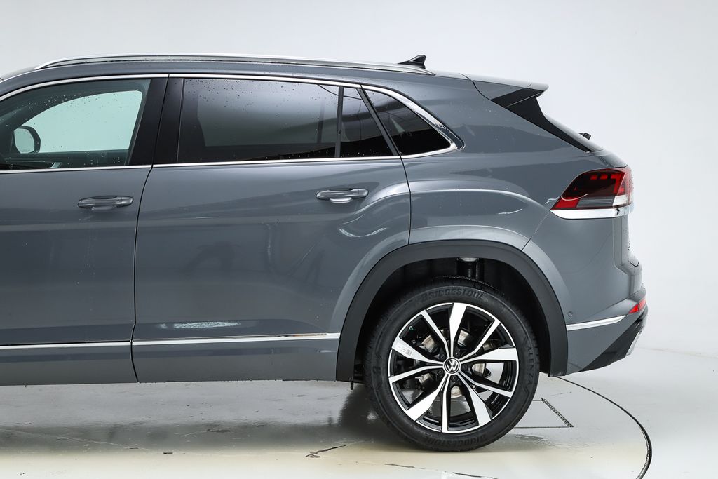 2026 Volkswagen Atlas Cross Sport SEL Premium R-Line photo 4
