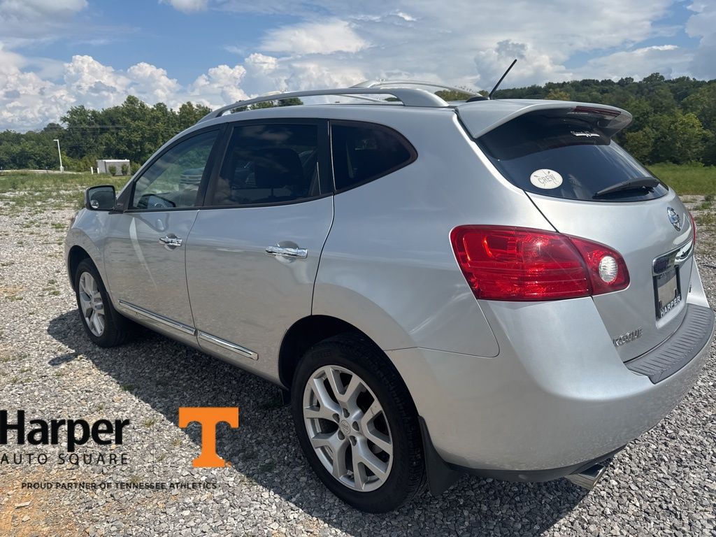 2011 Nissan Rogue SV photo 3
