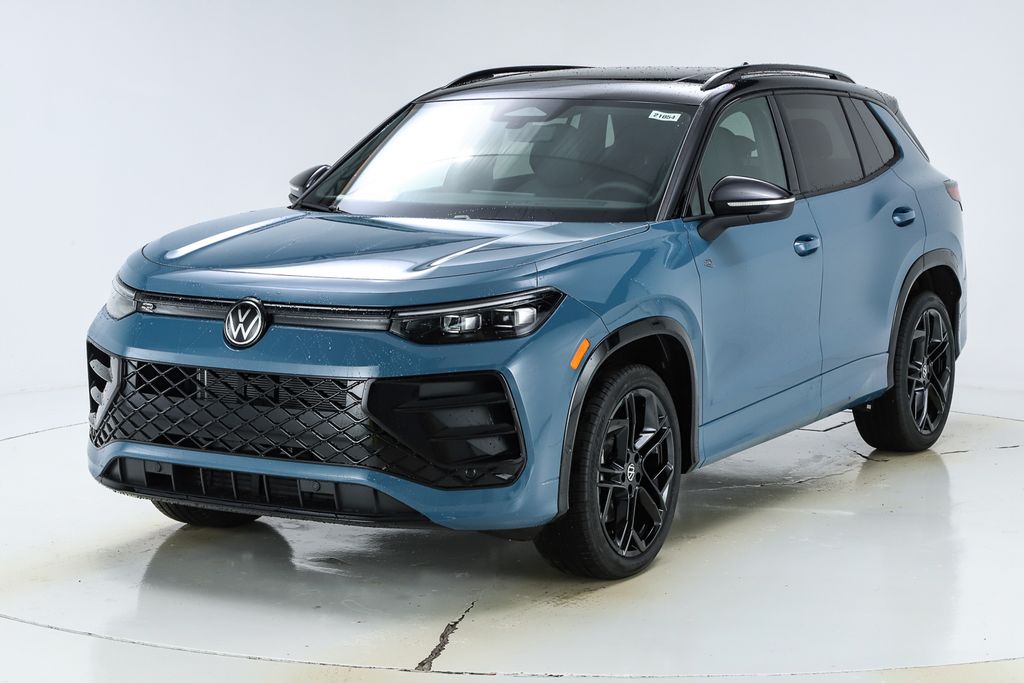 2026 Volkswagen Tiguan SE R-LINE BLACK's photo