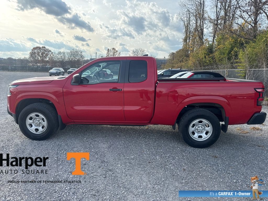 2022 Nissan Frontier S photo 2