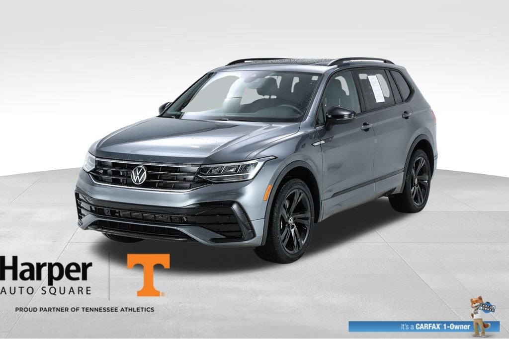 2023 Volkswagen Tiguan SE R-LINE BLACK's photo
