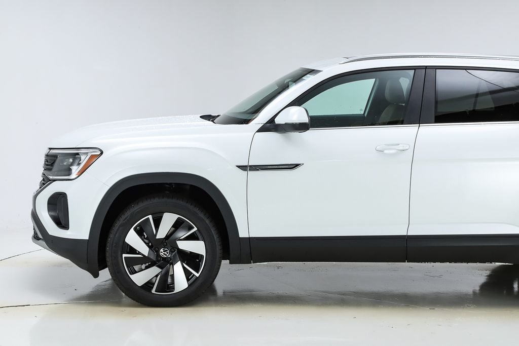 2026 Volkswagen Atlas Cross Sport SE Technology photo 2