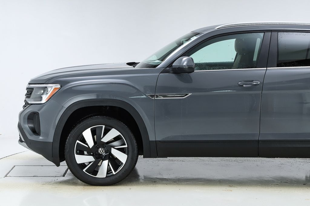 2026 Volkswagen Atlas Cross Sport SE Technology photo 3