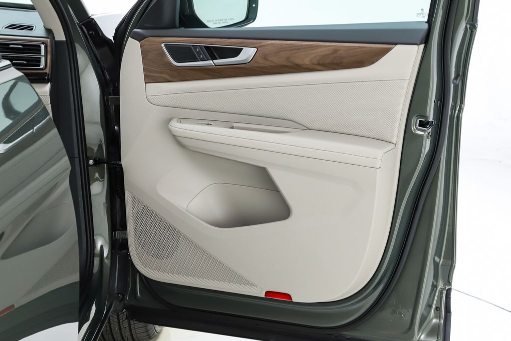 2026 Volkswagen Atlas SE w/Tech - Photo 32