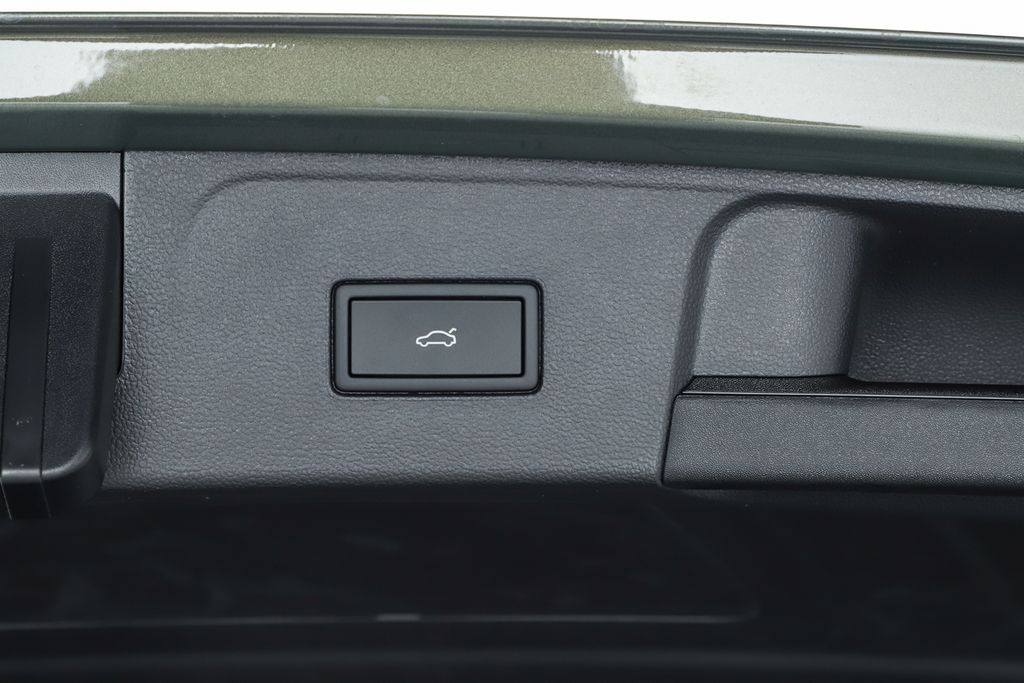 2026 Volkswagen Atlas SE w/Tech - Photo 30