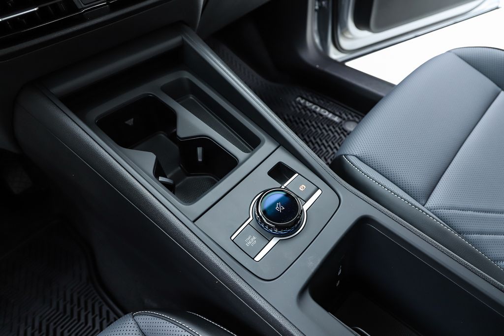 2026 Volkswagen Tiguan SE - Photo 24