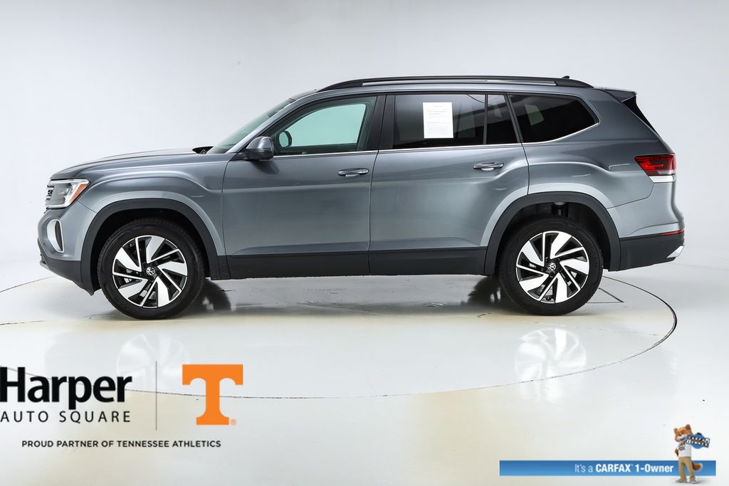 Used 2024 Volkswagen Atlas SE w/Tech with VIN 1V2JR2CAXRC601355 for sale in Knoxville, TN