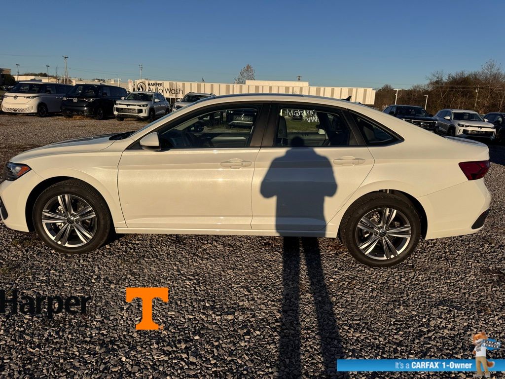 2024 Volkswagen Jetta 1.5T SE photo 2