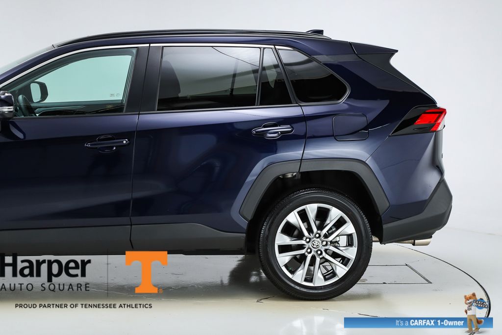 2023 Toyota RAV4 XLE Premium photo 3
