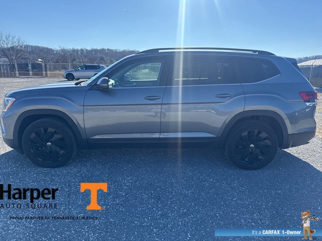 2024 Volkswagen Atlas SE Technology photo 2