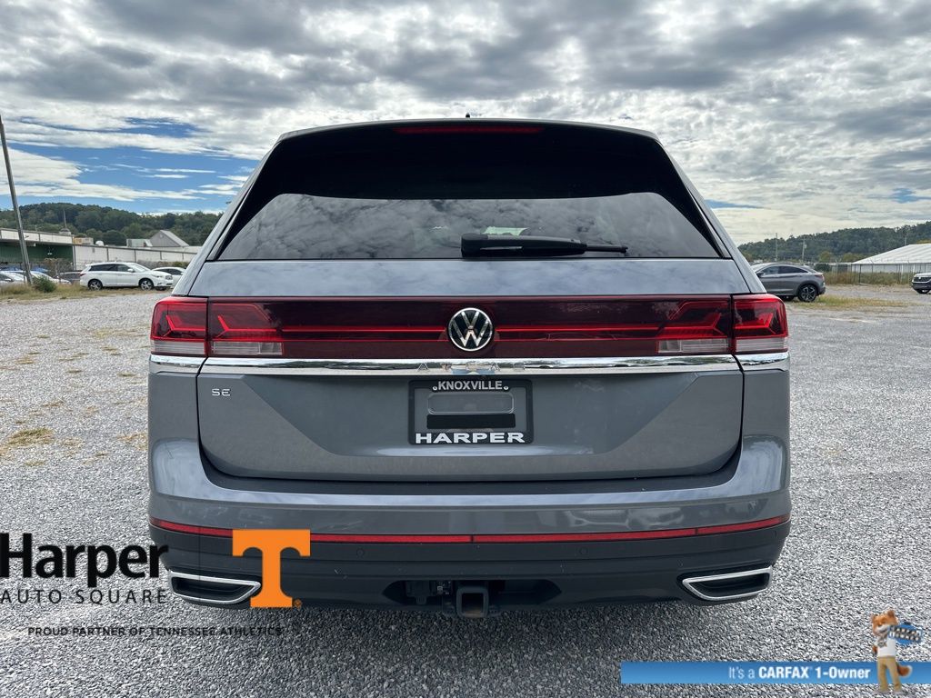 2024 Volkswagen Atlas SE Technology photo 2