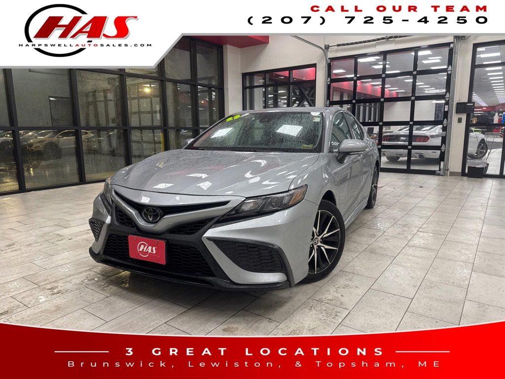 2023 Toyota Camry SE's photo
