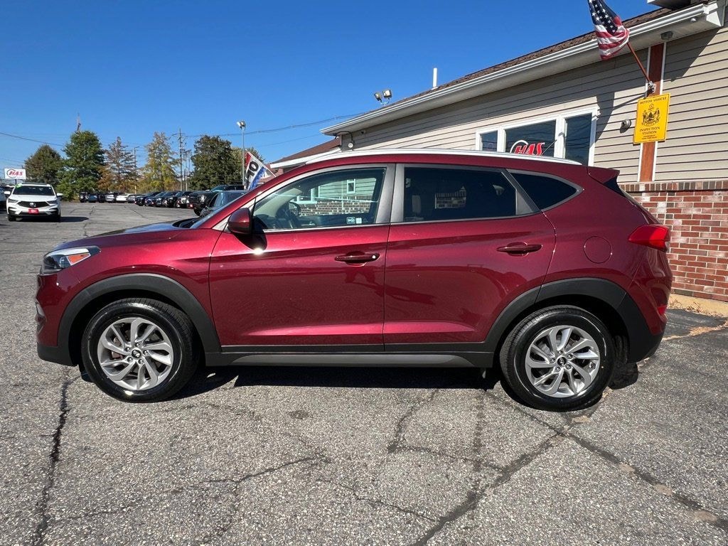 Used 2016 Hyundai Tucson SE w/Beige Interior SUV