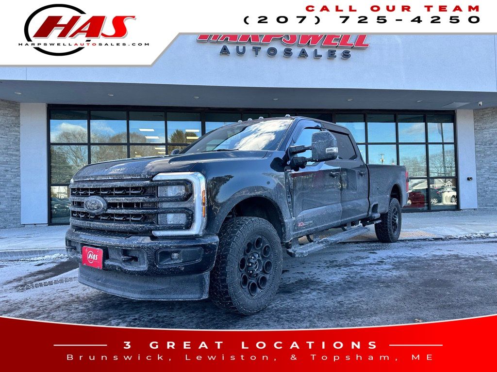 2024 Ford F-350 Super Duty Lariat's photo