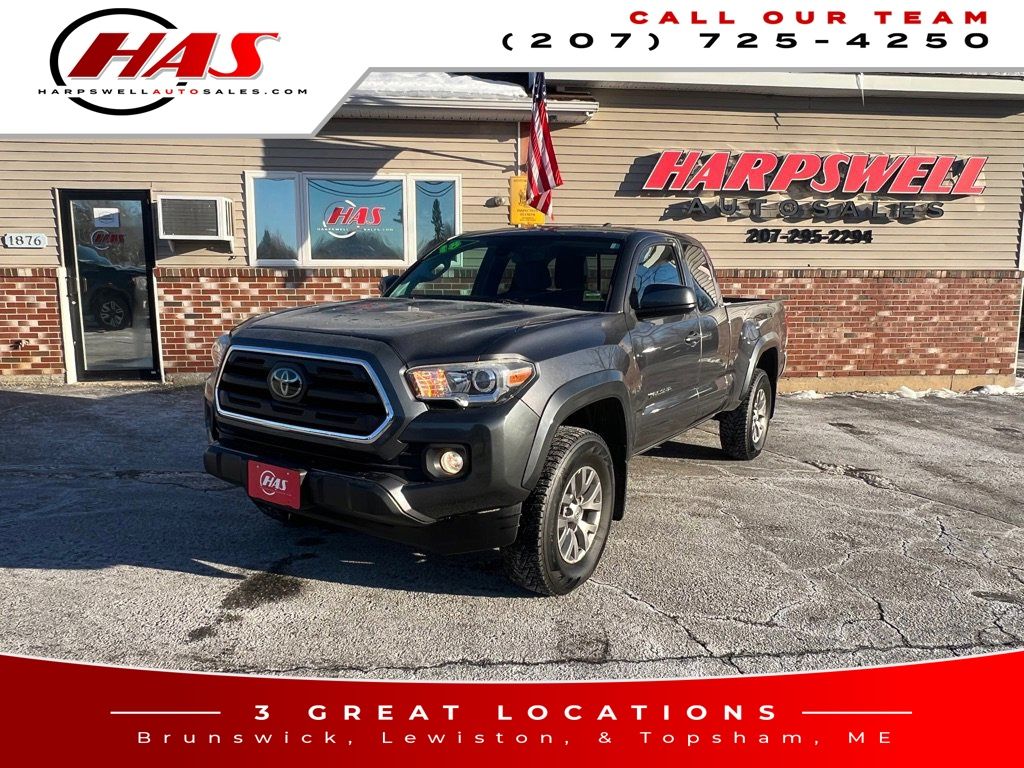 2018 Toyota Tacoma SR5's photo