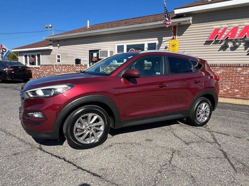 Used 2016 Hyundai Tucson SE w/Beige Interior SUV