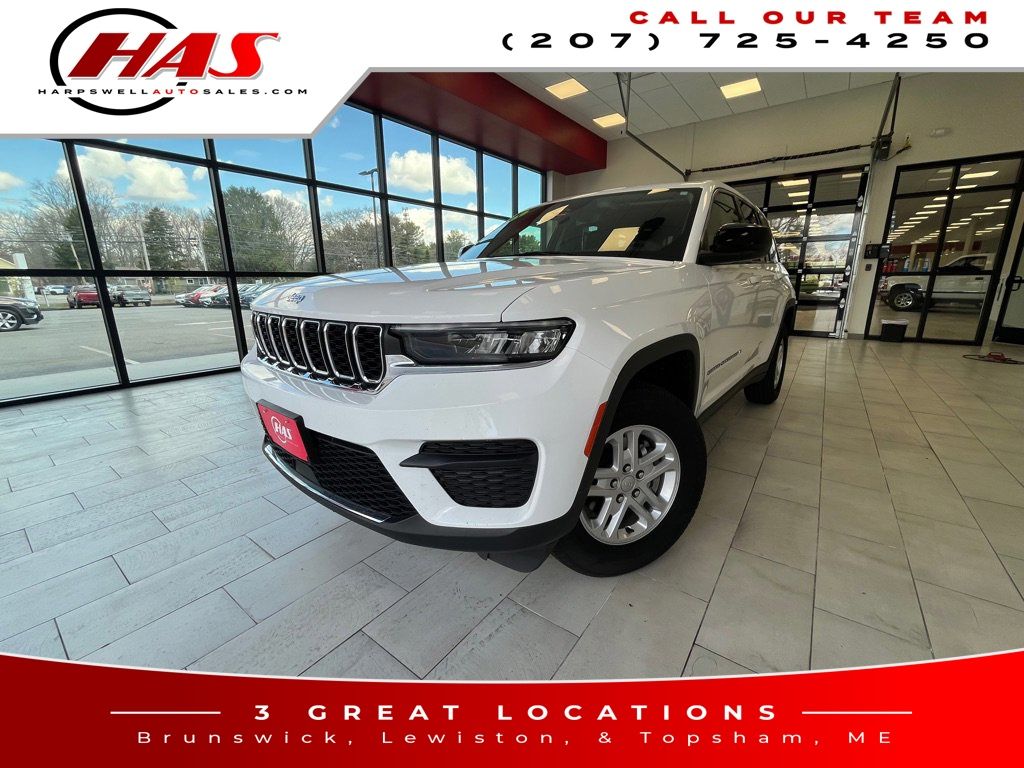 2023 Jeep Grand Cherokee Laredo 4x4's photo