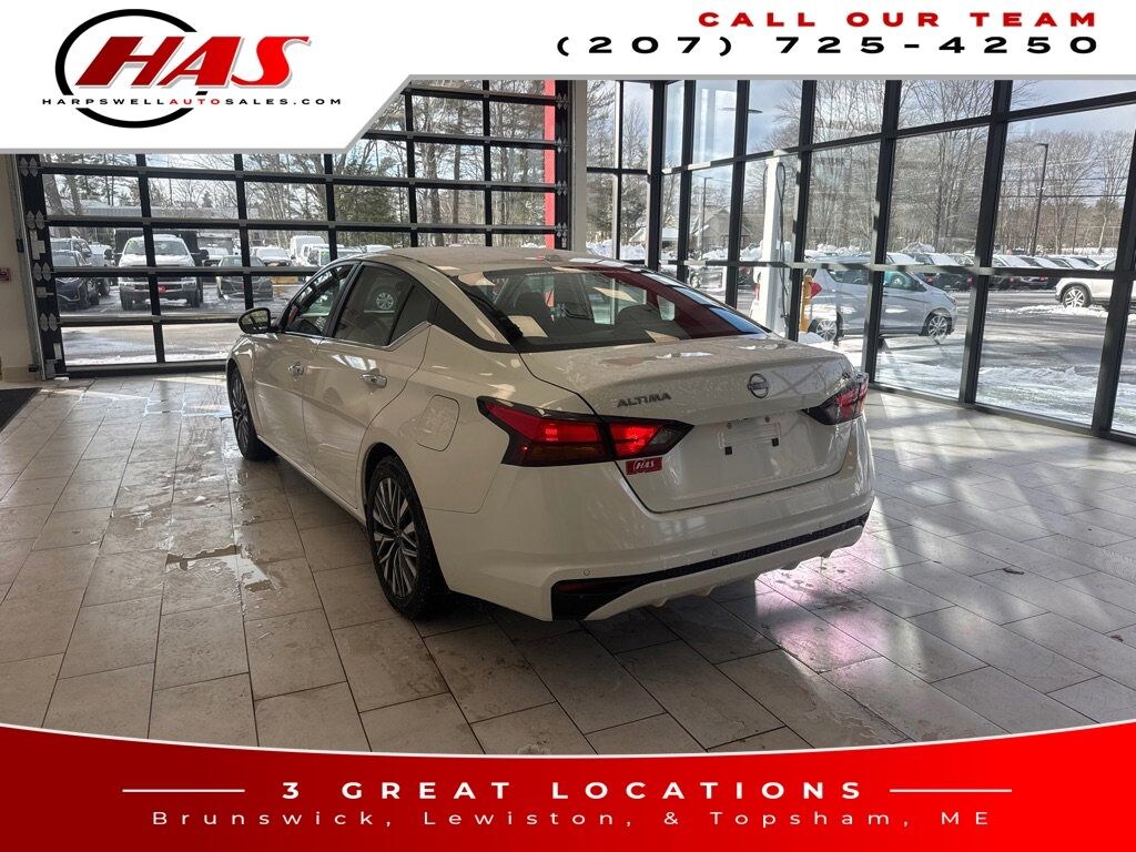 Used 2023 Nissan Altima 2.5 SV Sedan