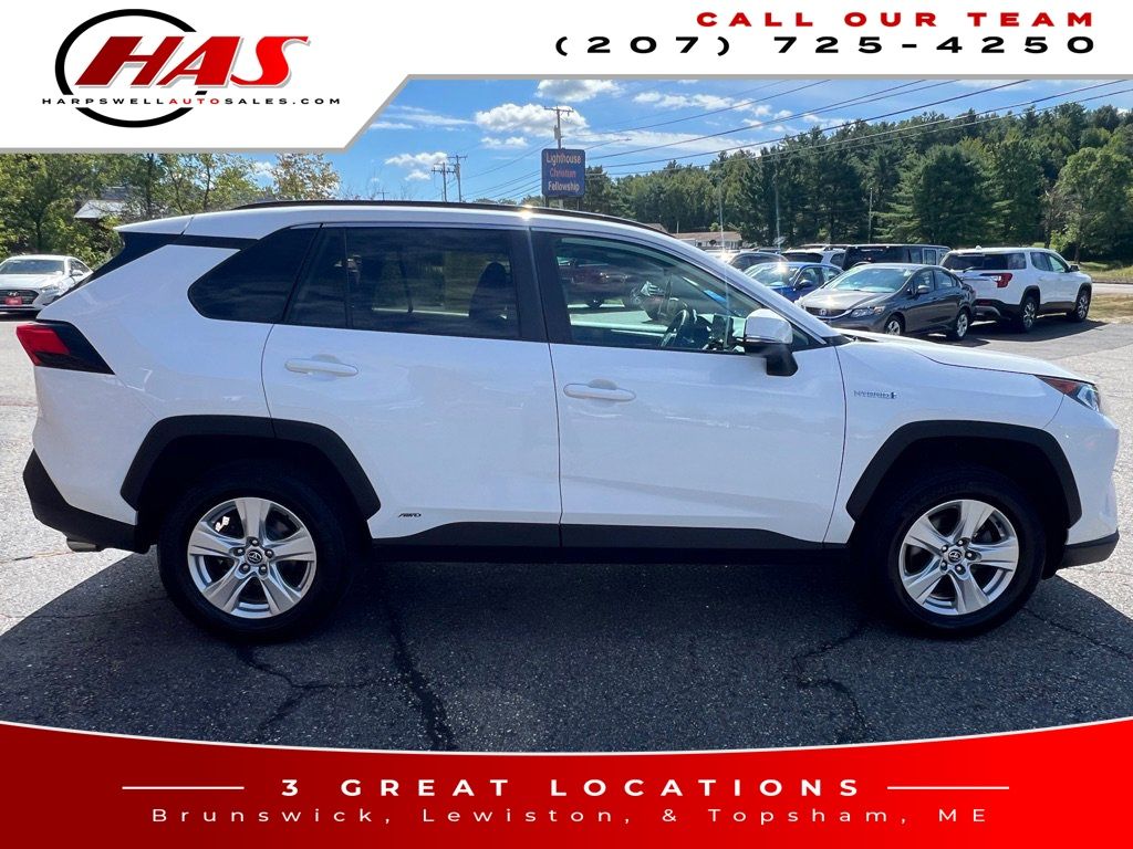 2020 Toyota RAV4 XLE - Photo 8