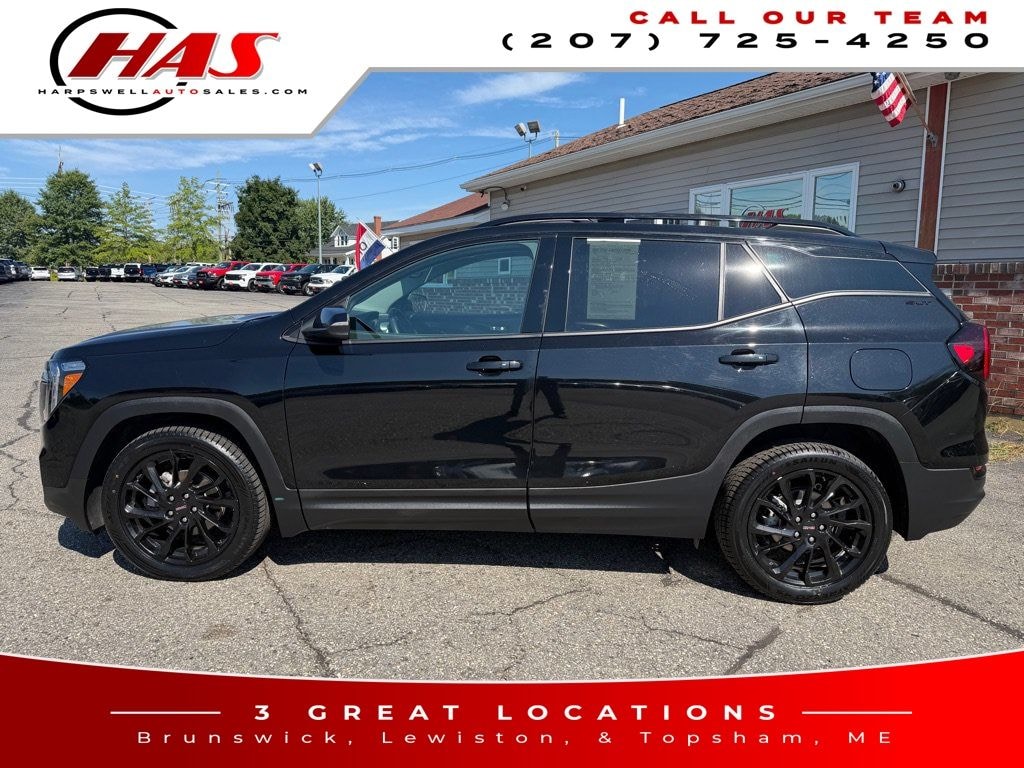 Used 2024 GMC Terrain SLT SUV