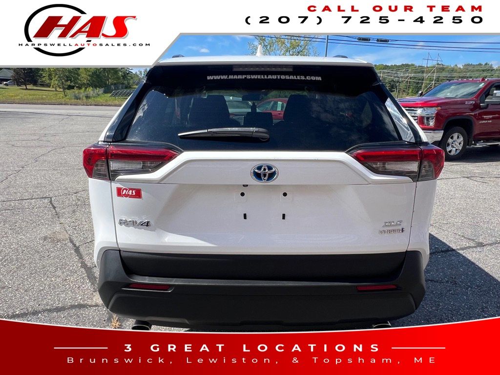 2020 Toyota RAV4 XLE - Photo 6