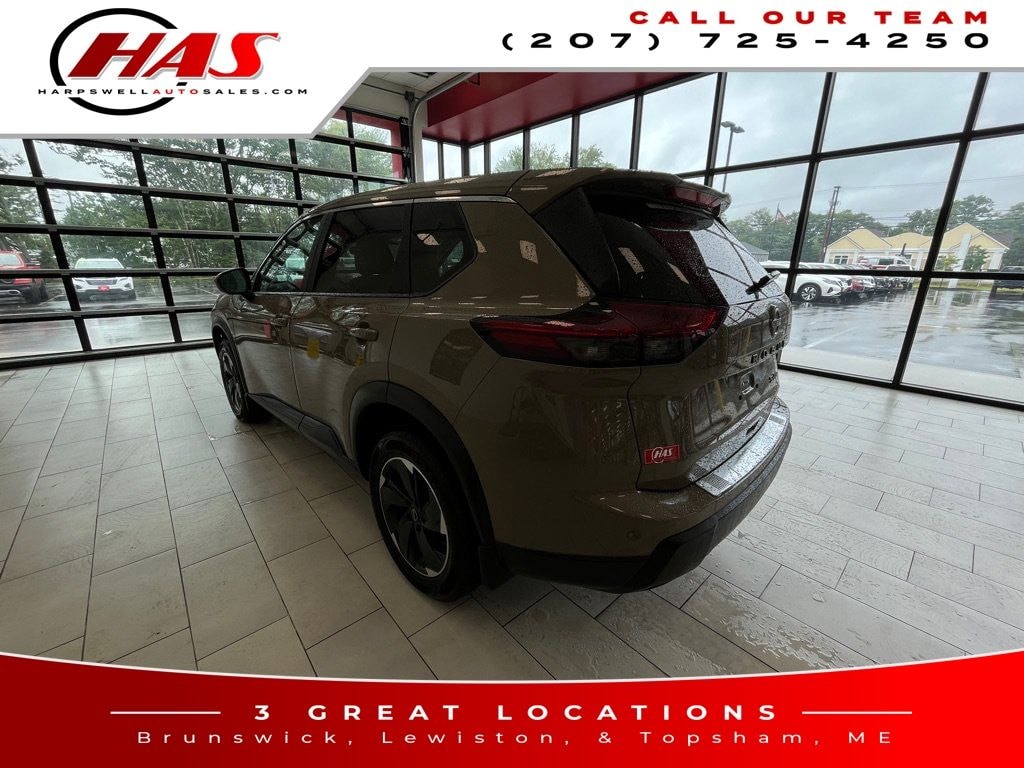 Used 2024 Nissan Rogue SV SUV
