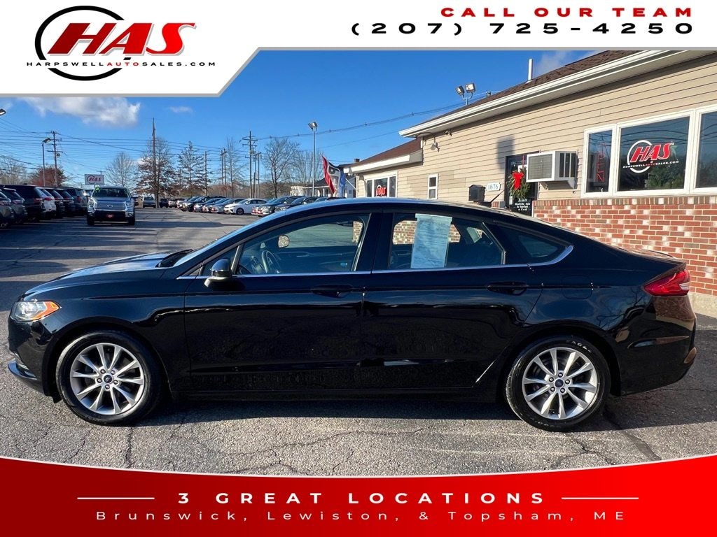 Used 2017 Ford Fusion SE Sedan