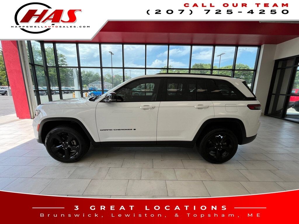 Used 2024 Jeep Grand Cherokee Altitude SUV