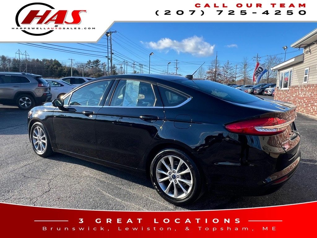 Used 2017 Ford Fusion SE Sedan