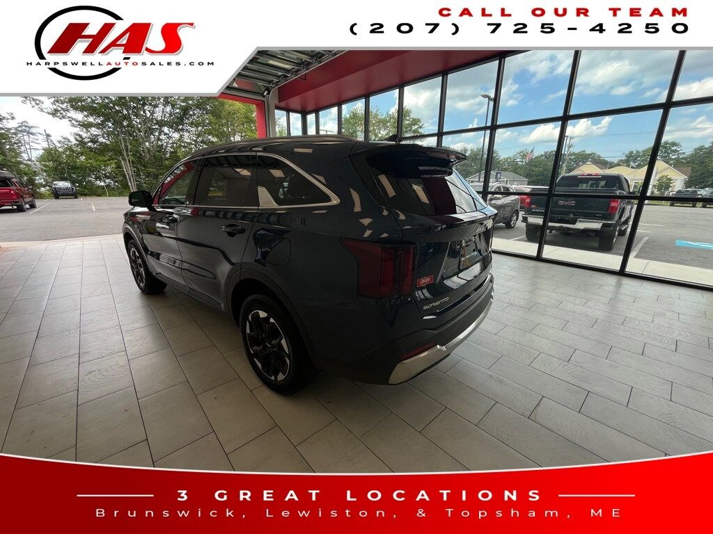 Used 2024 Kia Sorento S SUV