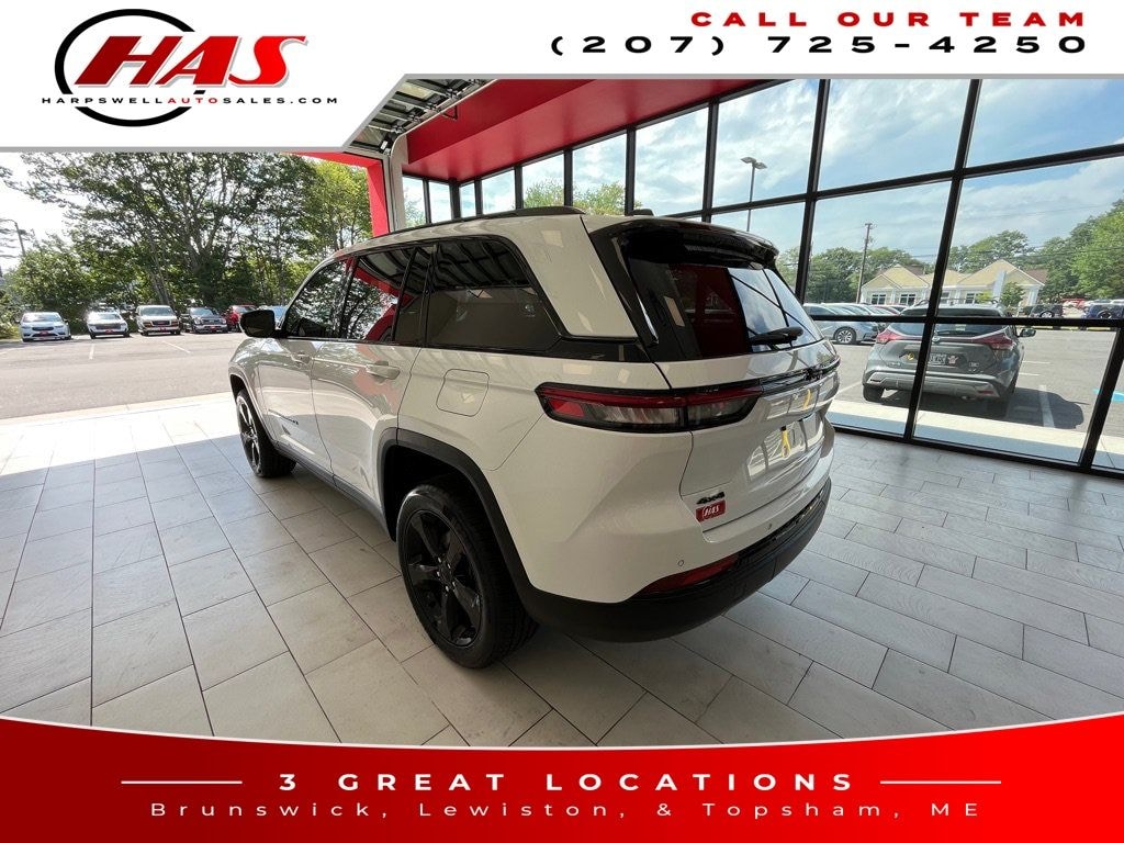 Used 2024 Jeep Grand Cherokee Altitude SUV