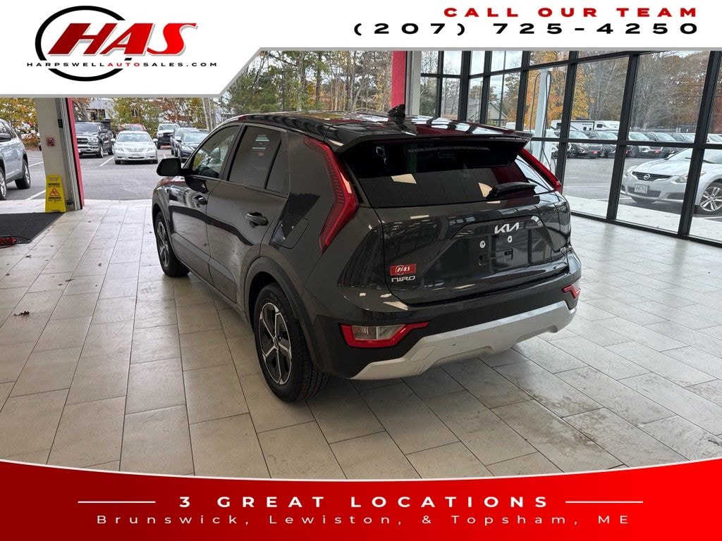 Used 2023 Kia Niro LX SUV