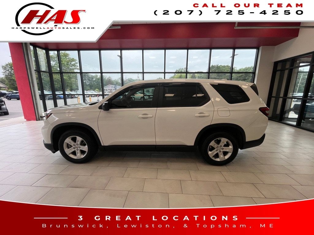 Used 2023 Honda Pilot LX SUV
