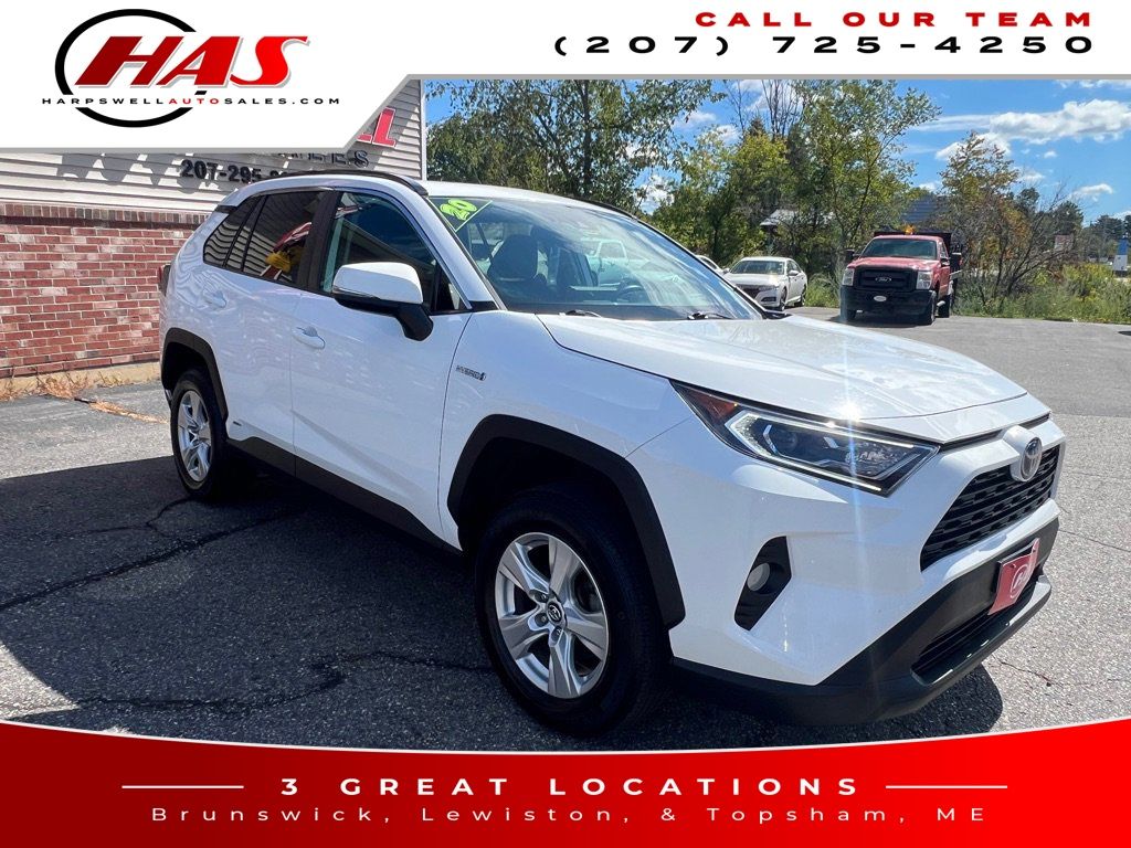 2020 Toyota RAV4 XLE - Photo 9