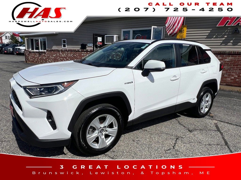 2020 Toyota RAV4 XLE - Photo 2