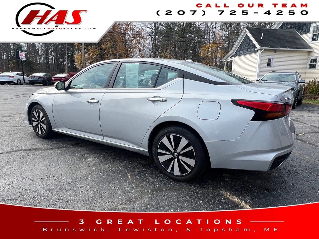 Used 2021 Nissan Altima 2.5 SV Sedan