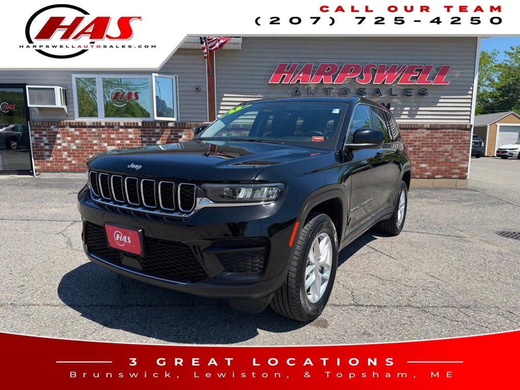 2023 Jeep Grand Cherokee Laredo 4x4's photo