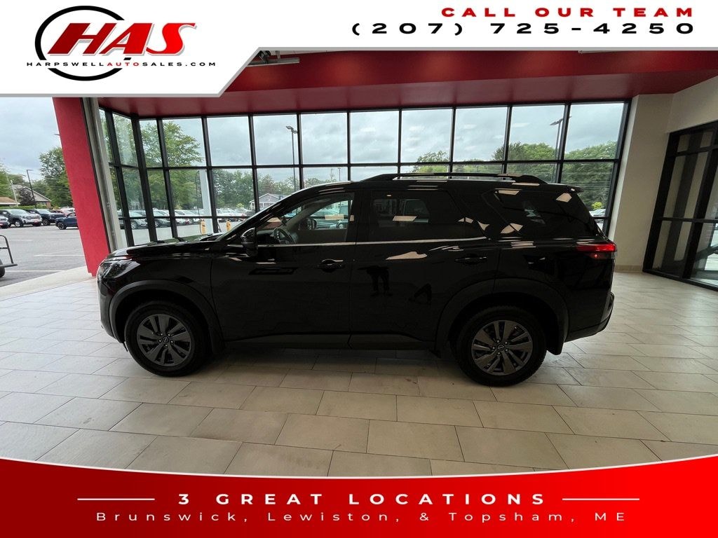 Used 2024 Nissan Pathfinder SV SUV