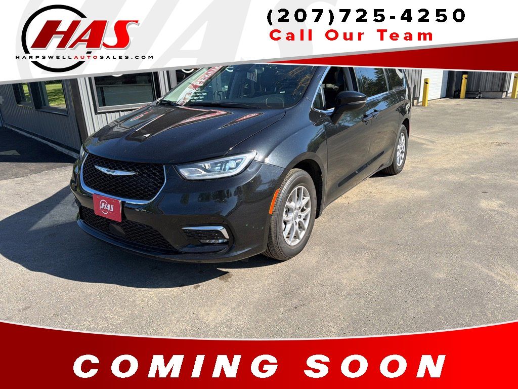 2023 Chrysler Pacifica Touring L's photo