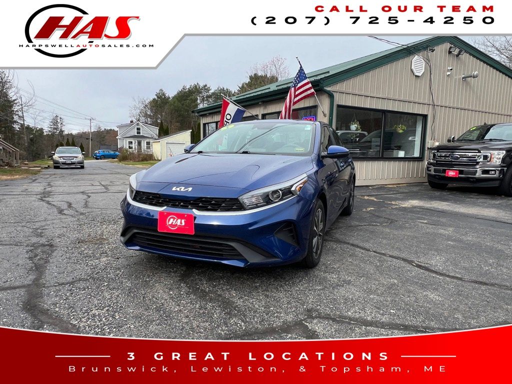 2023 Kia Forte LXS AT's photo