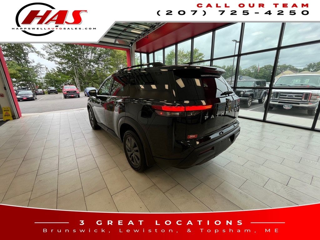 Used 2024 Nissan Pathfinder SV SUV